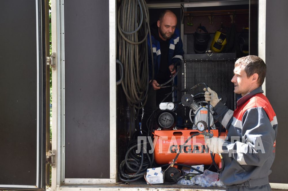 В городе Золотое Первомайского городского округа двухнедельную смену по восстановлению теплосетей многоквартирных домов завершила аварийная бригада из региона-шефа Калужской области