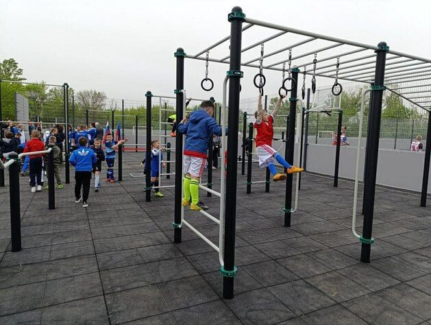 ЛНР. 2 первых в ЛНР физкультурно-оздоровительных комплекса открылись в Алчевске и Краснодоне Комплексы установлены в рамках...