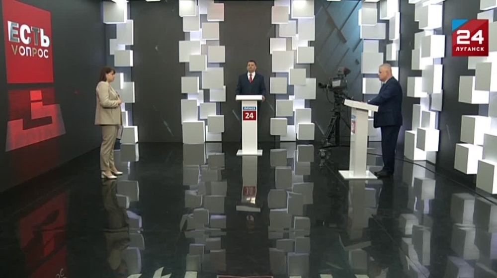 Зампредседателя Федерации профессиональных союзов ЛНР Константин Бутримов в эфире нового выпуска проекта «Есть Vопрос» на...