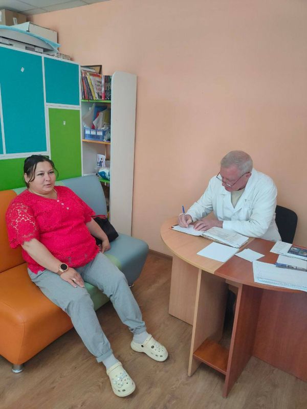 Врачи Первомайской больницы осмотрели 25 жителей города Горское в ЛНР