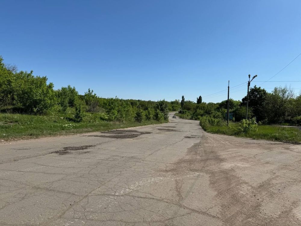 Сергей Колягин: В преддверии Светлого Христового Воскресения работники Комбината коммунальных услуг выполнили ямочный ремон ...