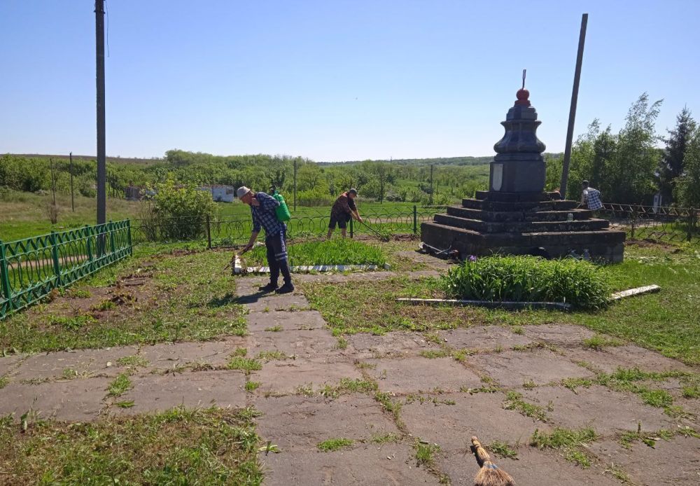 Сергей Колягин: Активисты пгт Камышеваха совместно с сотрудниками отдела по жизнеобеспечению города Попасная и ближайших...