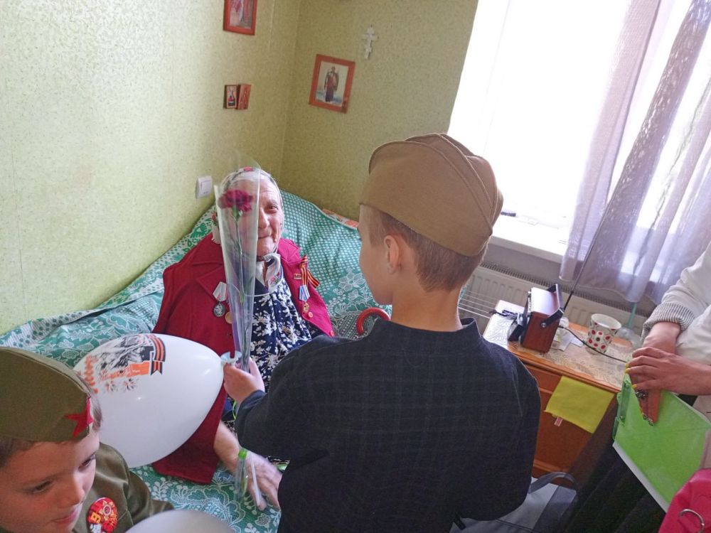 Примите поздравления. В череде майских праздников особое внимание уделяют ветеранам Великой Отечественной Войны. К ним...