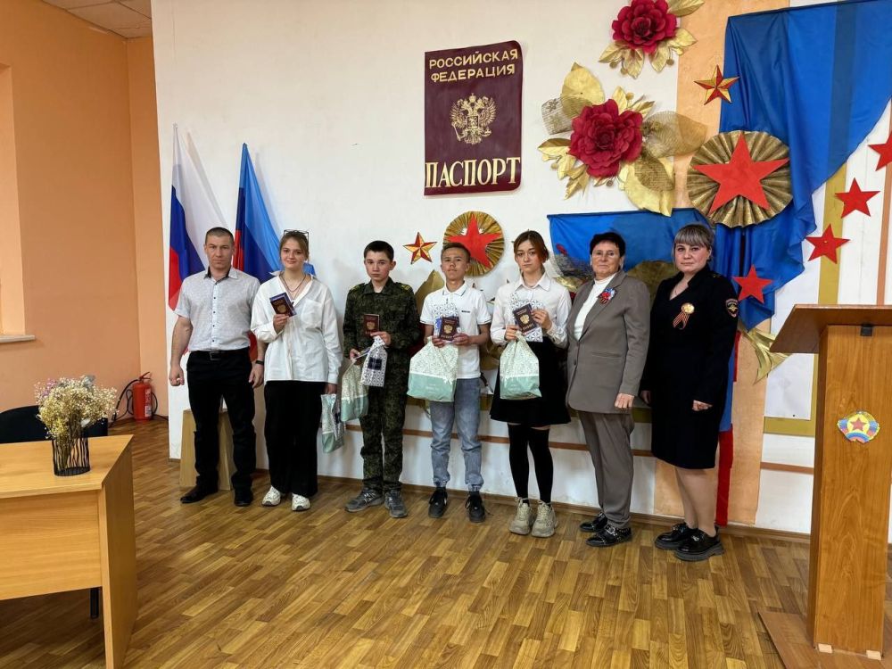 Сергей Колягин: Сегодня, в преддверии Дня Луганской Народной Республики, в стенах Центра внешкольного образования совместно...