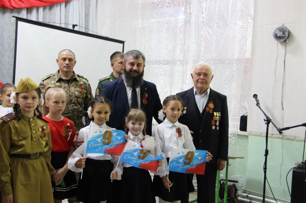 Олег Савченко: Посетил праздничный концерт, приуроченный 79-ой годовщине Великой Победы, который состоялся в Меловской средней школе