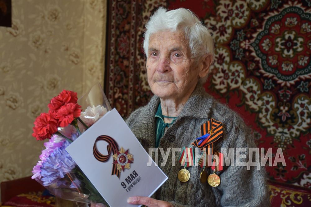 В Краснодоне поздравили ветеранов Великой Отечественной войны