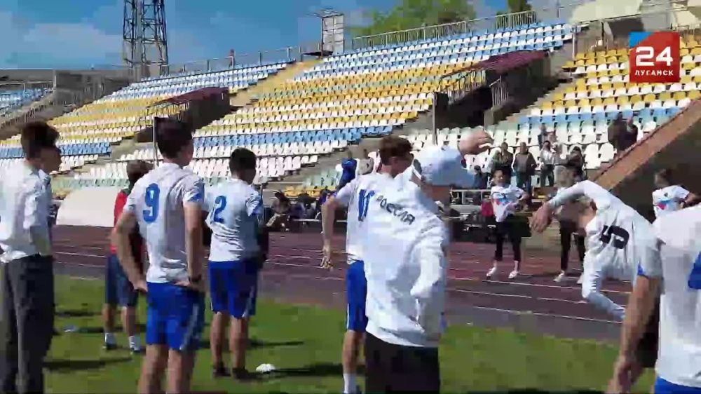 6050 отжиманий выполнили луганские спортсмены на стадионе Авангард