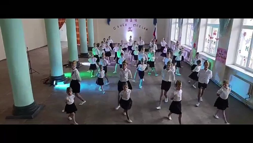 К 9 Мая в Зимогорьевском городском доме культуры состоялся флешмоб «Великой Победы»