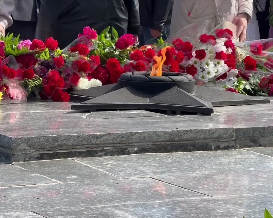 Сергей Колягин: Короткие видео с церемонии возложения на площади Боевой славы