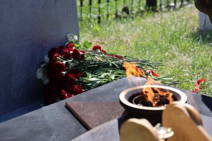 Вечный огонь из Москвы зажегся в Станице Луганской