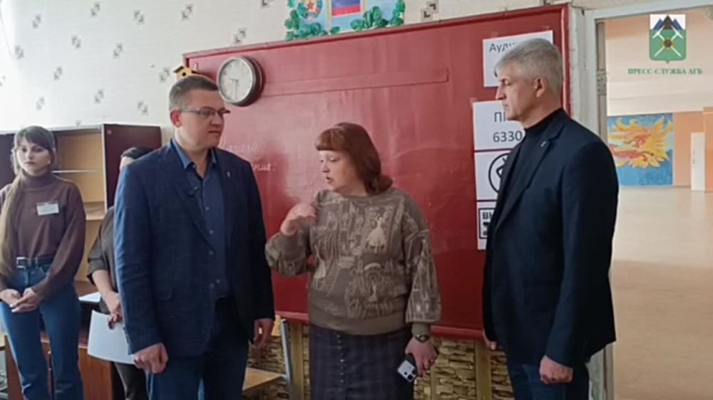 Евгений Морозов: В Брянковской СШ №23 завершен монтаж оборудования для сдачи ЕГЭ