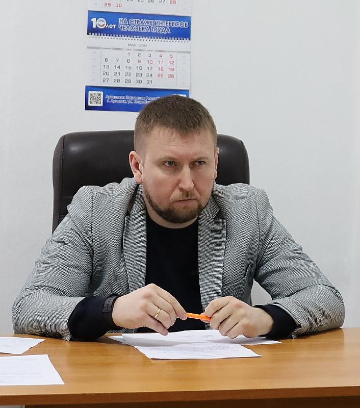 Председатель Народного Совета Денис Мирошниченко провел прием граждан