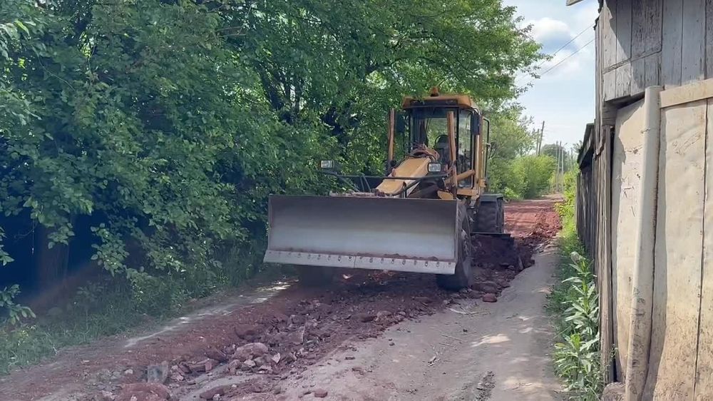 Сергей Колягин: По завершению отсыпки проблемного участка грунтовой дороги в частном секторе от улицы Писарева до улицы...