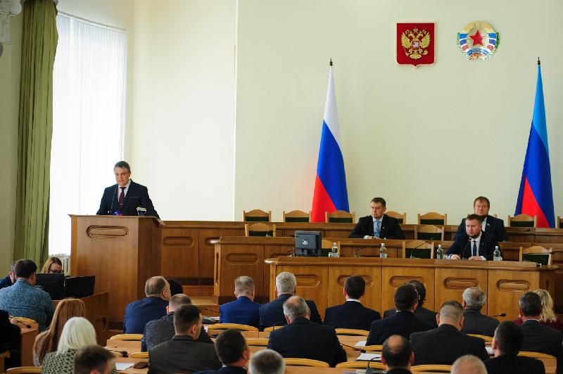 На заседании Народного Совета Леонид Пасечник подвел итоги деятельности органов госвласти республики в 2023 году и наметил основные точки роста на ближайшую перспективу