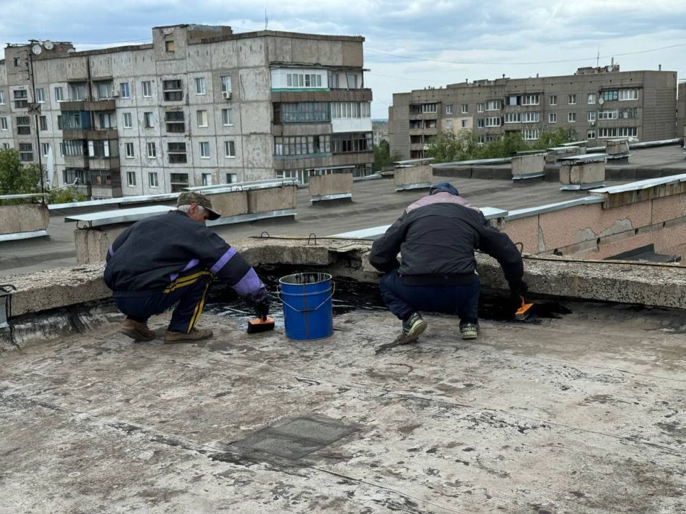 Сергей Колягин: После частичного решения кадрового вопроса на участке кровельных работ сотрудники МУП «ЖЭК города Первомайска» начали подготовку многоквартирных жилых домов города Первомайска к новому осенне-зимнему периоду 2024-2025