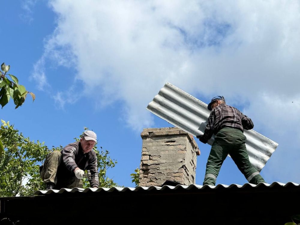 Сергей Колягин: Ремонт крыш на домах с мягкой и шиферной кровлей - один из наиболее встречающихся вопросов в ходе личного приема, а также в ходе формирования Народной программы ВПП "Единая Россия"