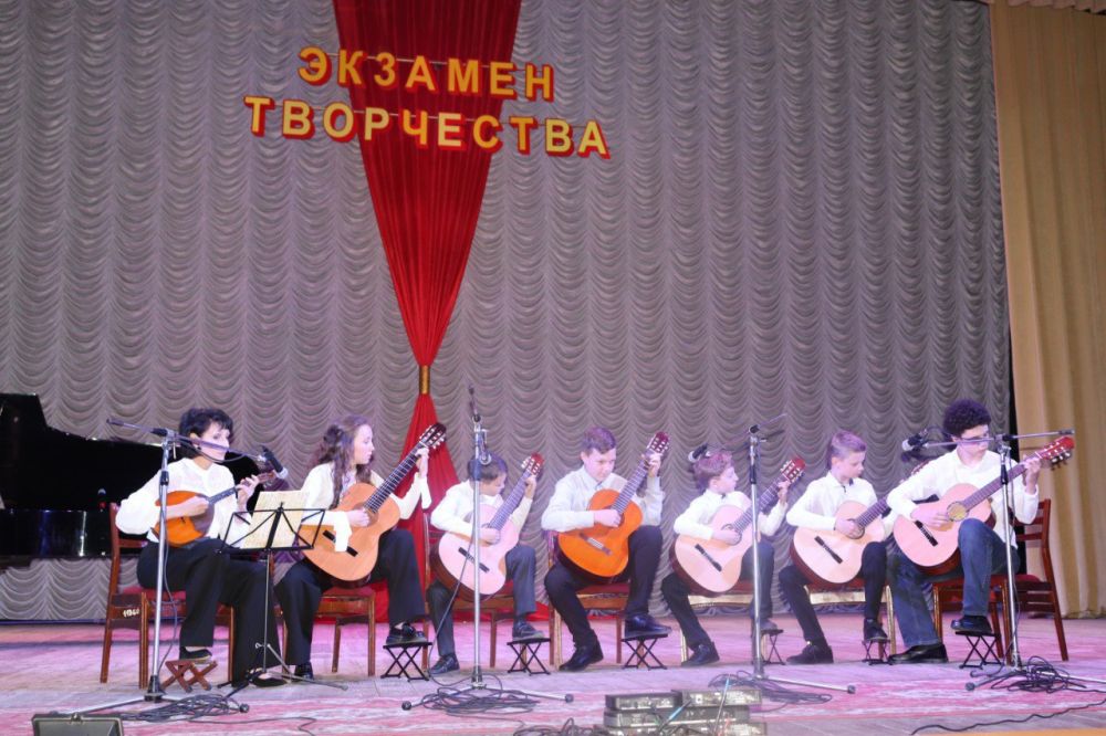 В Городском дворце культуры им. орького состоялся общий отчетный концерт всех школ искусств городского округа город Стаханов!