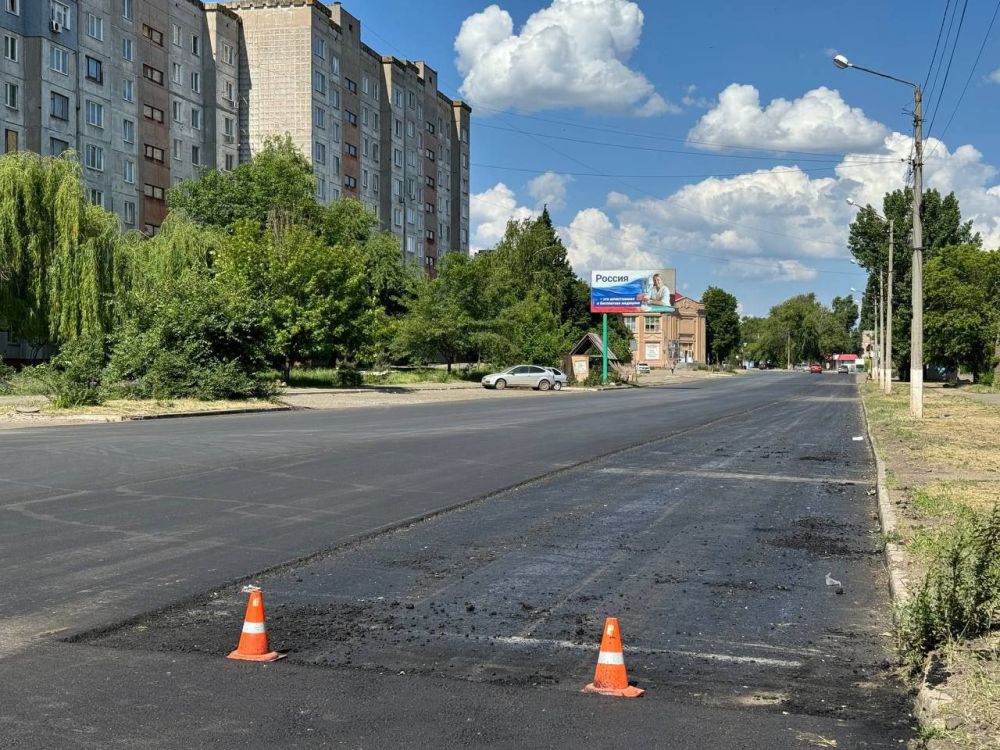 Сергей Колягин: Сотрудники ООО «Дорстройинвест», с которым Администрация заключила договор на текущий ремонт участка автодороги по улице Ленина, практически завершили запланированные мероприятия