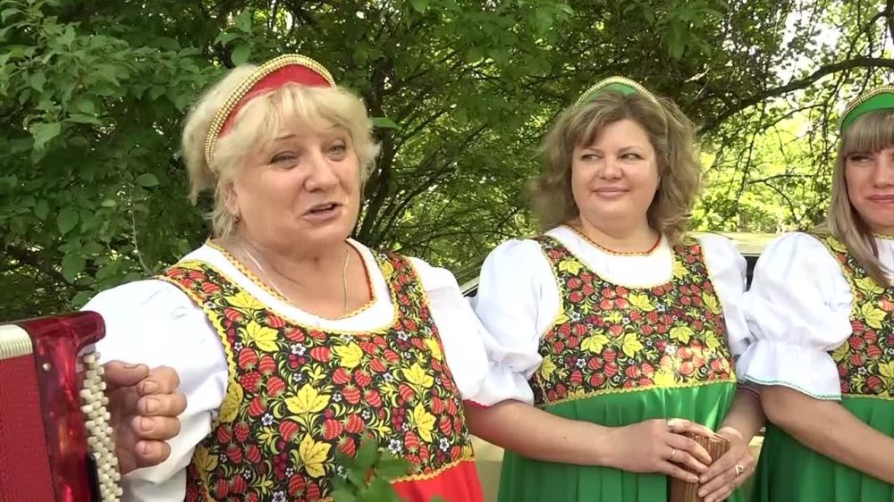 Музыкальная семья Дьяченко из Суходольска благодарит Тюменскую область за дружбу и помощь