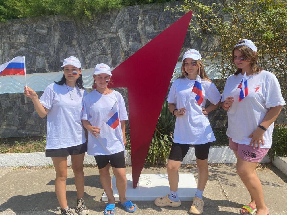 Леонид Пасечник: Продолжаем активно работать над организацией летнего отдыха и оздоровления маленьких жителей республики