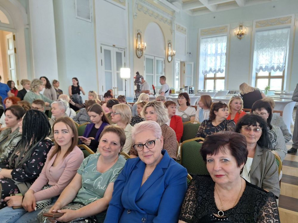 Специалисты Славяносербской библиотеки приняли участие в мероприятии, посвящённом Общероссийскому дню библиотек