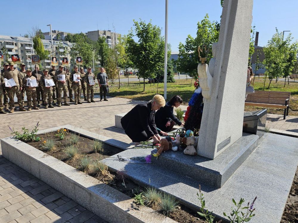 В Луганске почтили память детей, погибших в период военных действий в Донбассе