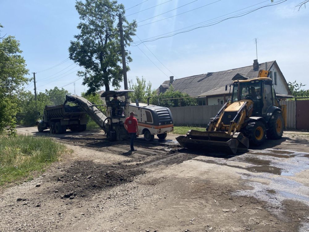 В Суходольске начат ремонт дорожного полотна