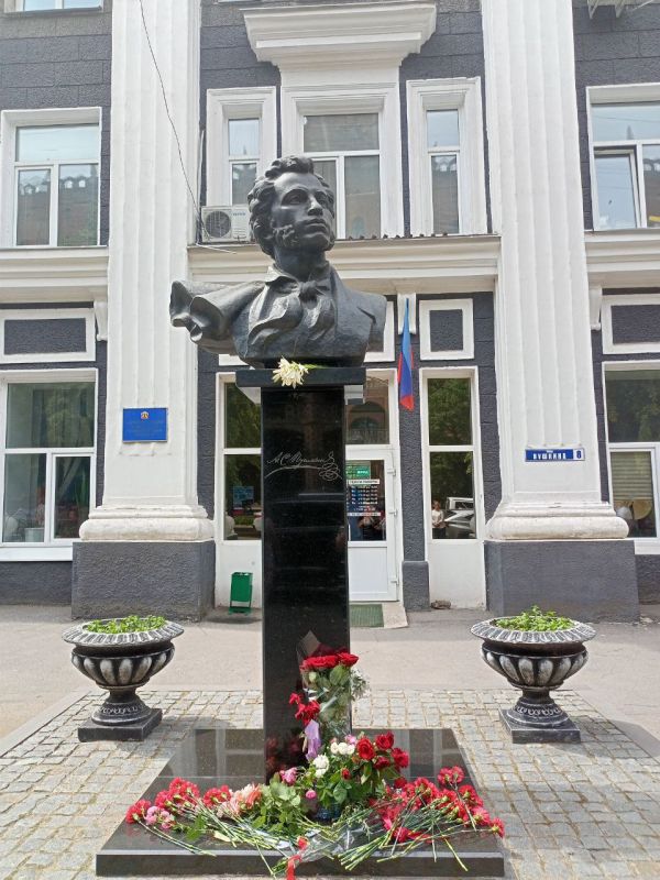 ������������ ������ ��������� ����� � ��������� ������� � ����� 225-����� �� ��� �������� �����