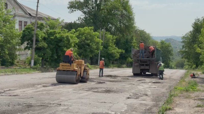 Сергей Колягин: Дорожники муниципального унитарного предприятия «Комбинат коммунальных услуг города Первомайска» приступили к ямочному ремонту проблемного участка дороги по улице Ленина