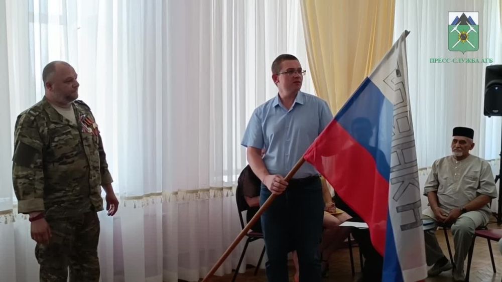 Евгений Морозов: Провели сегодня в Брянке час гражданственности с говорящим названием "Россия - это мы!"