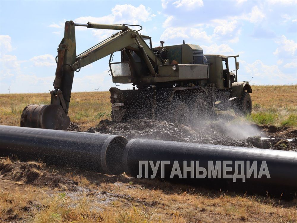 Специалисты ГУП ЛНР «Лугансквода» устраняют повреждения водовода «Молодогвардейск – Свердловск»