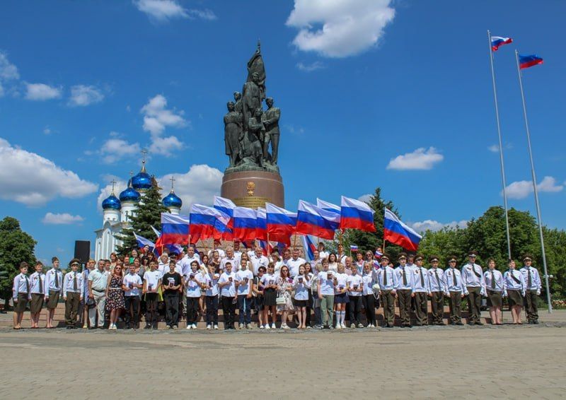 В Краснодоне состоялся праздничный митинг ко Дню России