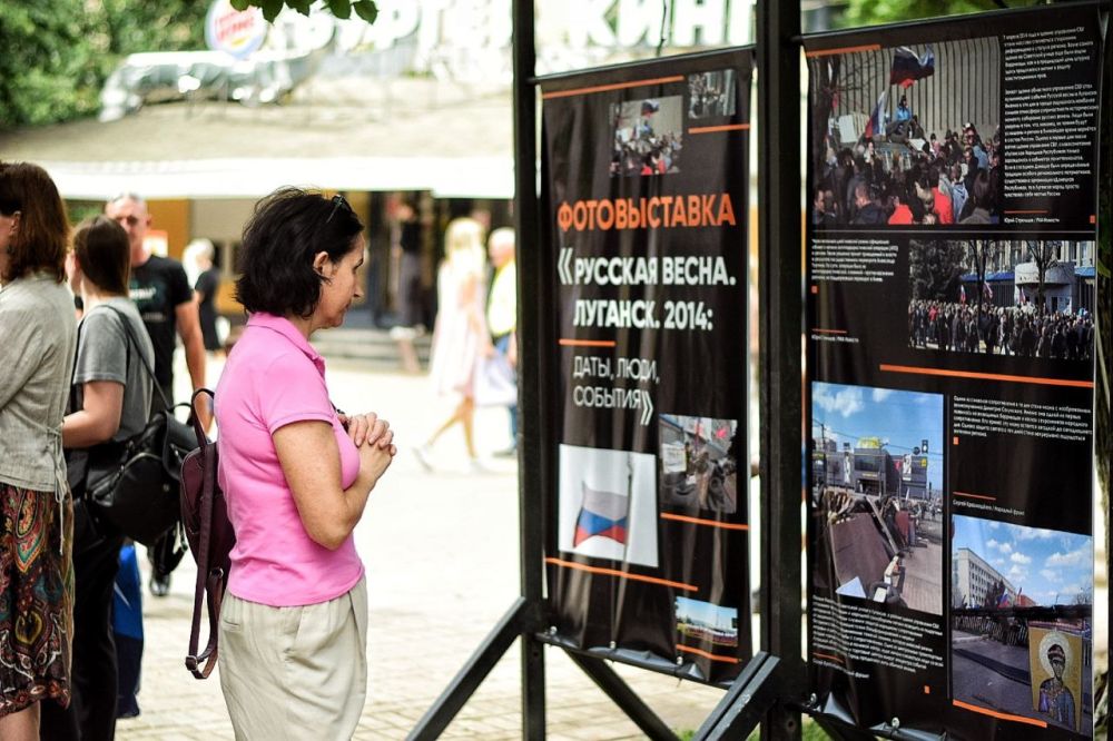 � ���� ������ � ������ ��������� ������� ��������, ����������� 10-����� ������� ����� � �������� � ������������ ������ ���