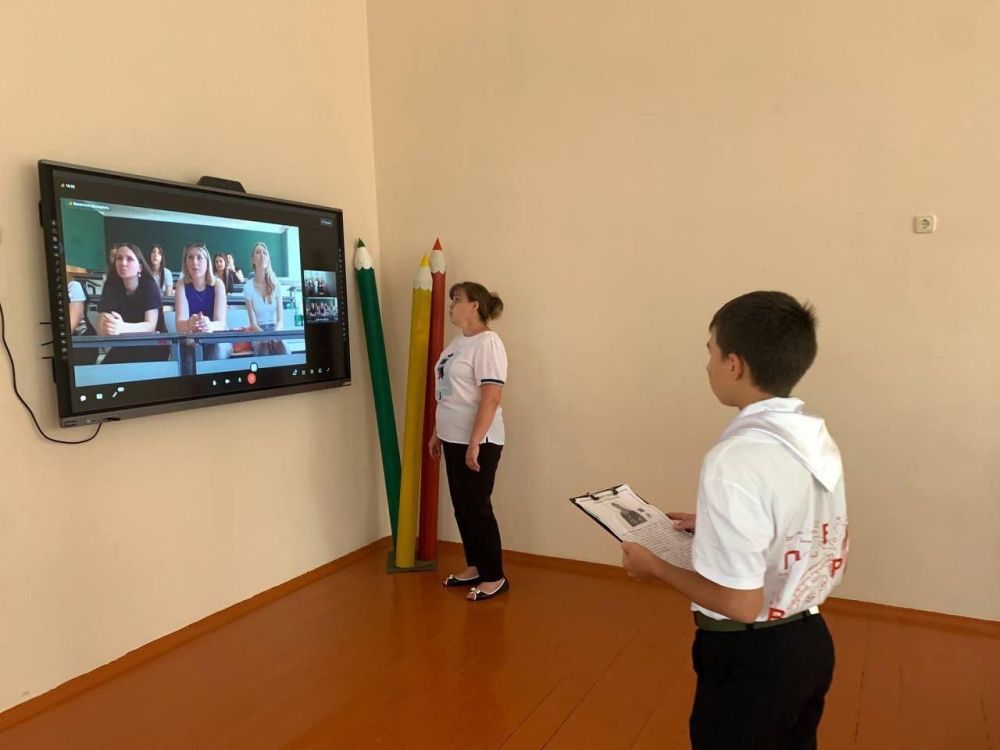 Телемост «Моя школа носит имя Героя» состоялся между школой №1 имени Героя Советского Союза И.И