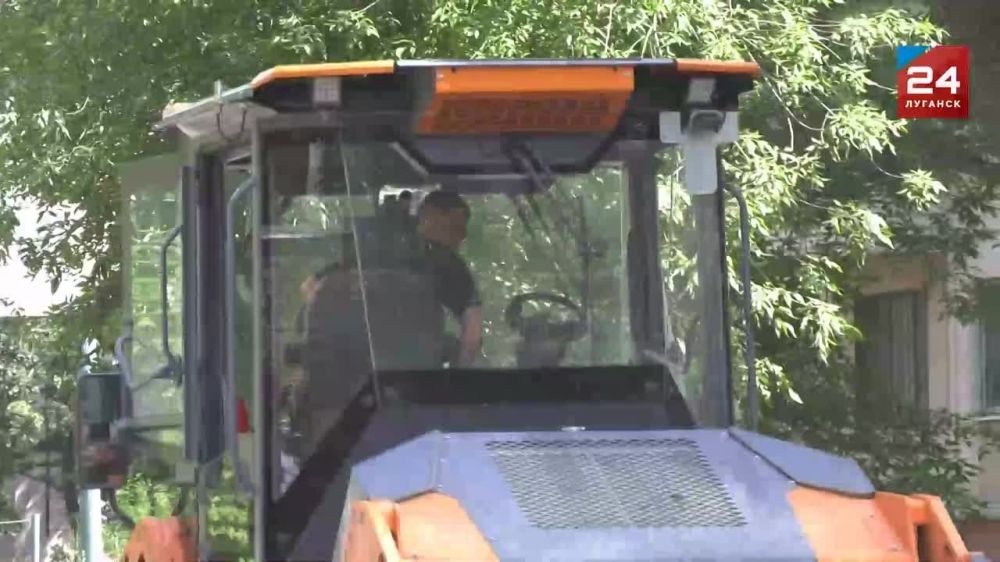 Дорожные работы проходят в Молодогвардейске