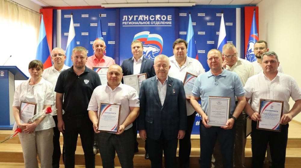 Виктор Водолацкий и Денис Мирошниченко поздравили медиков ЛНР с наступающим Днем медработника