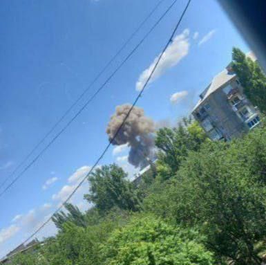 Украинские боевики нанесли удар по центру Первомайска, используя БПЛА, сообщил глава муниципалитета Сергей Колягин