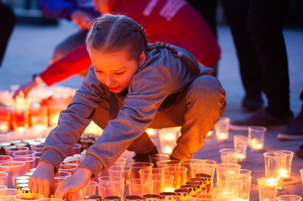 Молодежные активисты Республики в рамках акций "Свеча памяти" и "Огненные картины войны" выложат из более чем 5 тысяч свечей...
