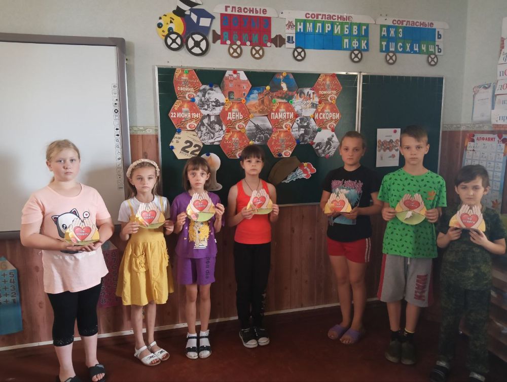 Двадцать второго июня,. Ровно в четыре часа