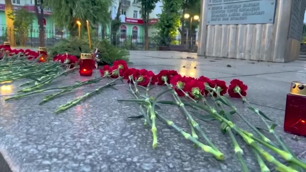 В День памяти и скорби мы приходим в 04:00 к Пилону Славы, чтобы почтить память погибших – Денис Мирошниченко