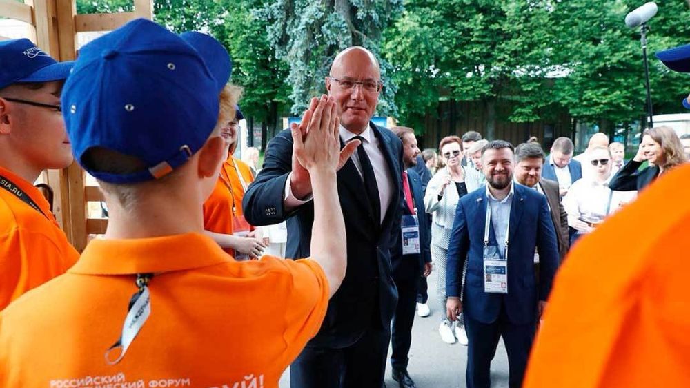 Дмитрий Чернышенко: «Для молодёжи Донбасса и Новороссии создаются все условия для личностной и профессиональной самореализации»