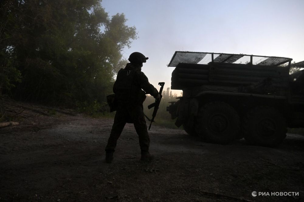 Боец: в Харьковской области находят шевроны с флагом США и вооружение стран НАТО