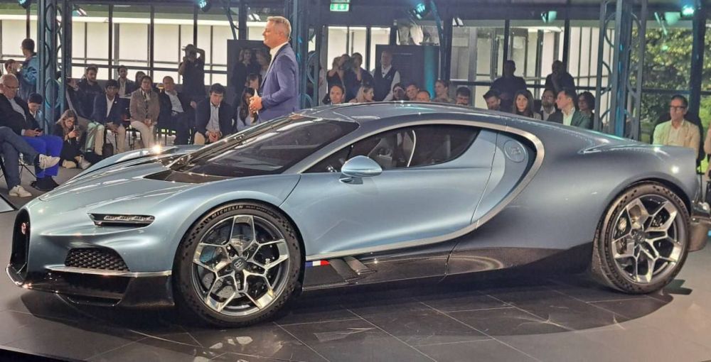 ������� ���������� �������� ���������� Bugatti ���������� 4,5 ��� ���� � ����������� ���