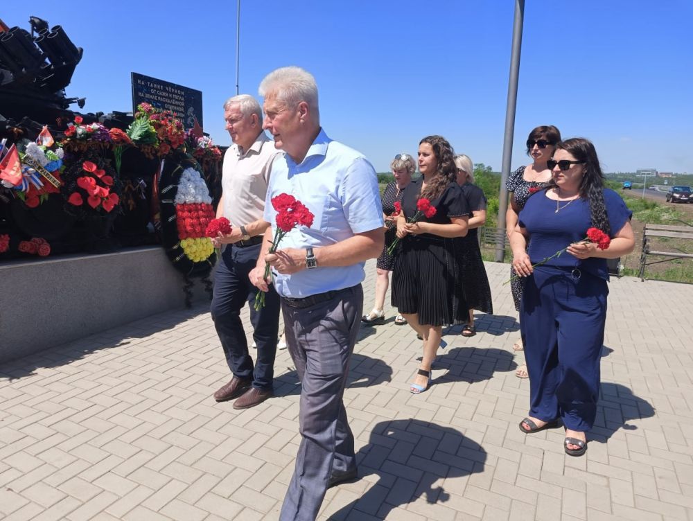 Сергей Козенко: Сегодня мы отмечаем вторую годовщину великого события в нашей истории — освобождение Луганской Народной Республики в ее исторических границах от агрессии украинского национализма