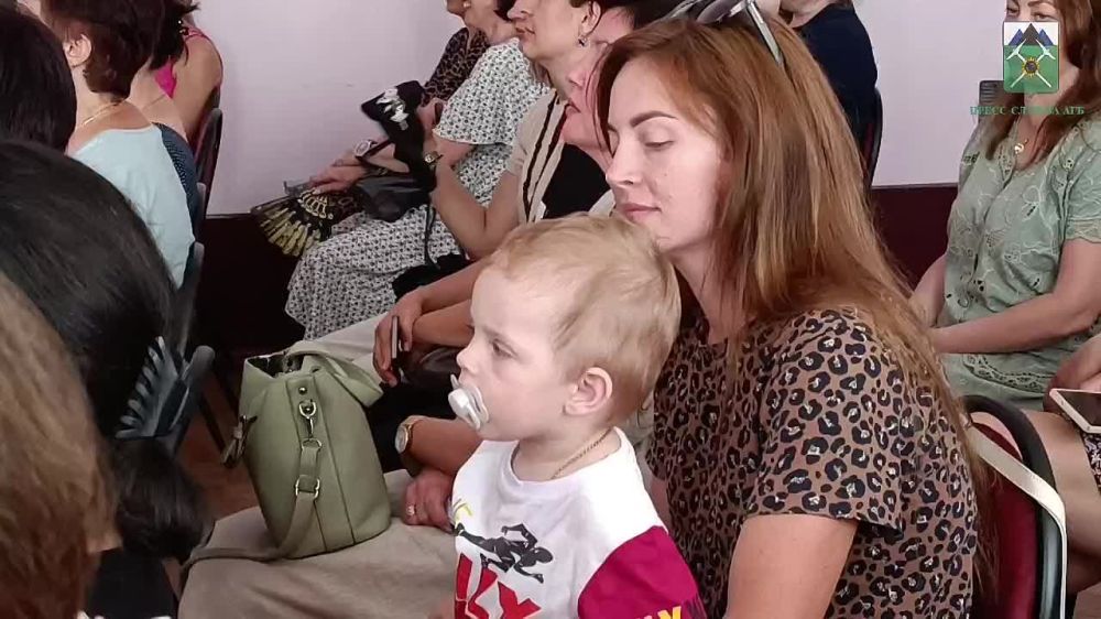 В литературной гостиной ДК им.ОР прошло торжественное мероприятие, посвященное Дню семьи, любви и верности