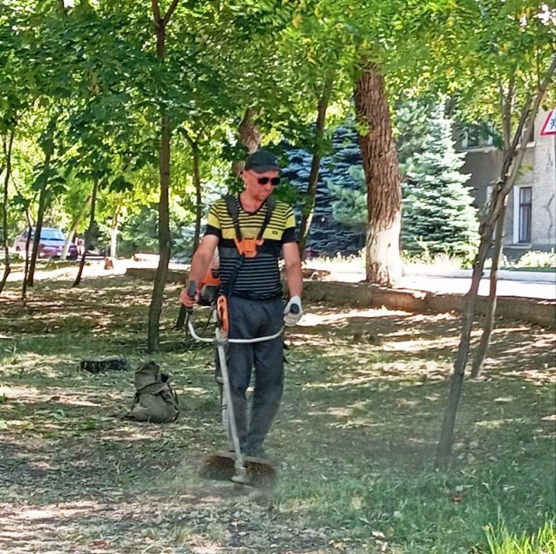 Сергей Саенко: Коммунальные службы города ежедневно выполняют работы, обеспечивающие комфортное и безопасное проживание антрацитовцев