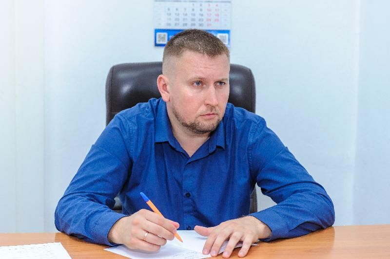 Председатель Народного Совета ЛНР Денис Мирошниченко провел прием граждан