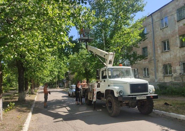 В Молодогвардейске заменили лампы уличного освещения