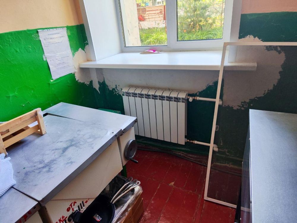 В Брянковском учебно-воспитательном комплексе №5 продолжаются ремонтные работы