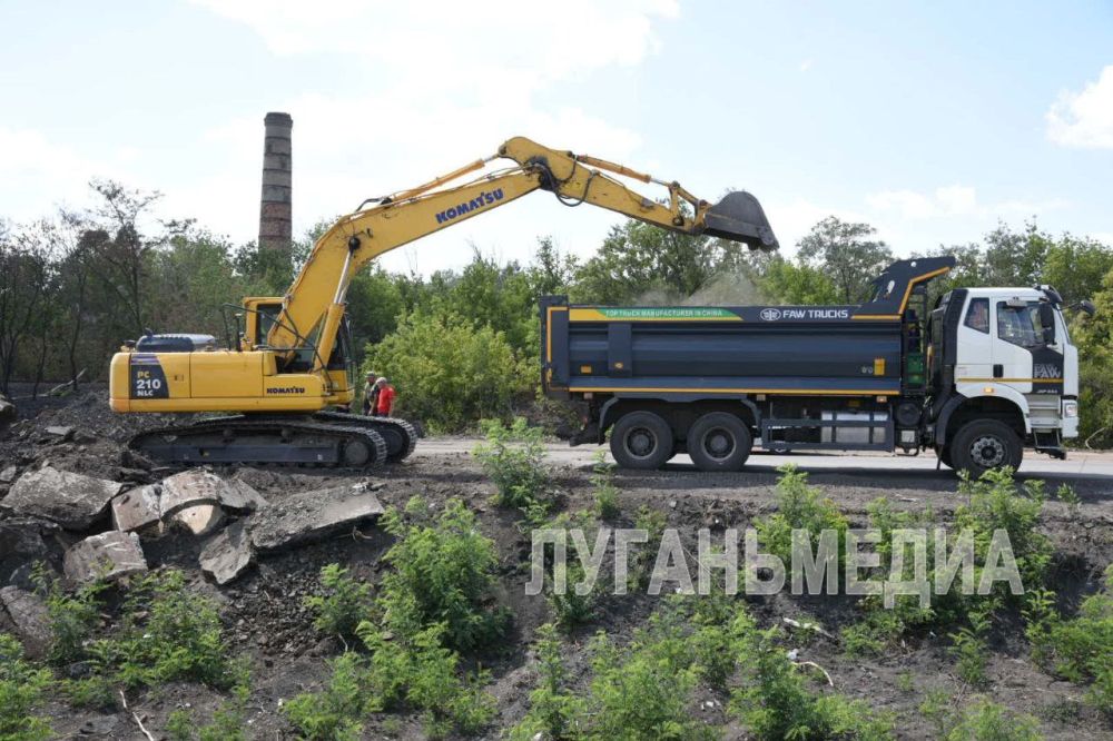 Дорога, соединяющая ЛНР и ДНР, готова на 70 %